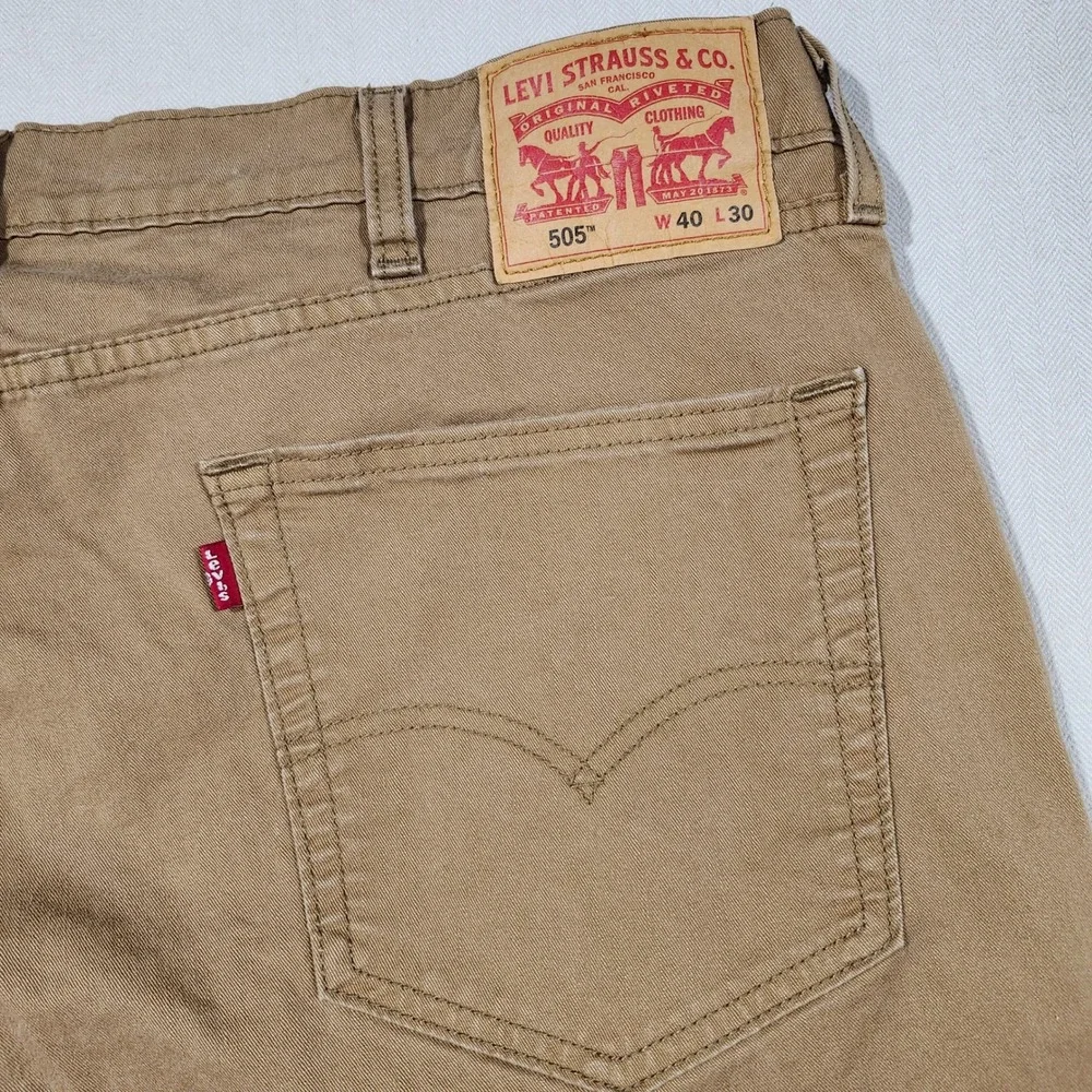 Levis 505 Regular Fit Straight Leg Pants Mens 40x30 Tan Khaki Classic Minimalist